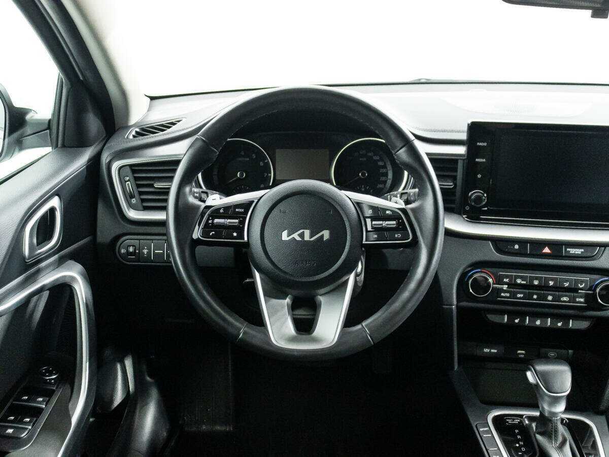 Купить Kia Ceed с пробегом. Фото: #19