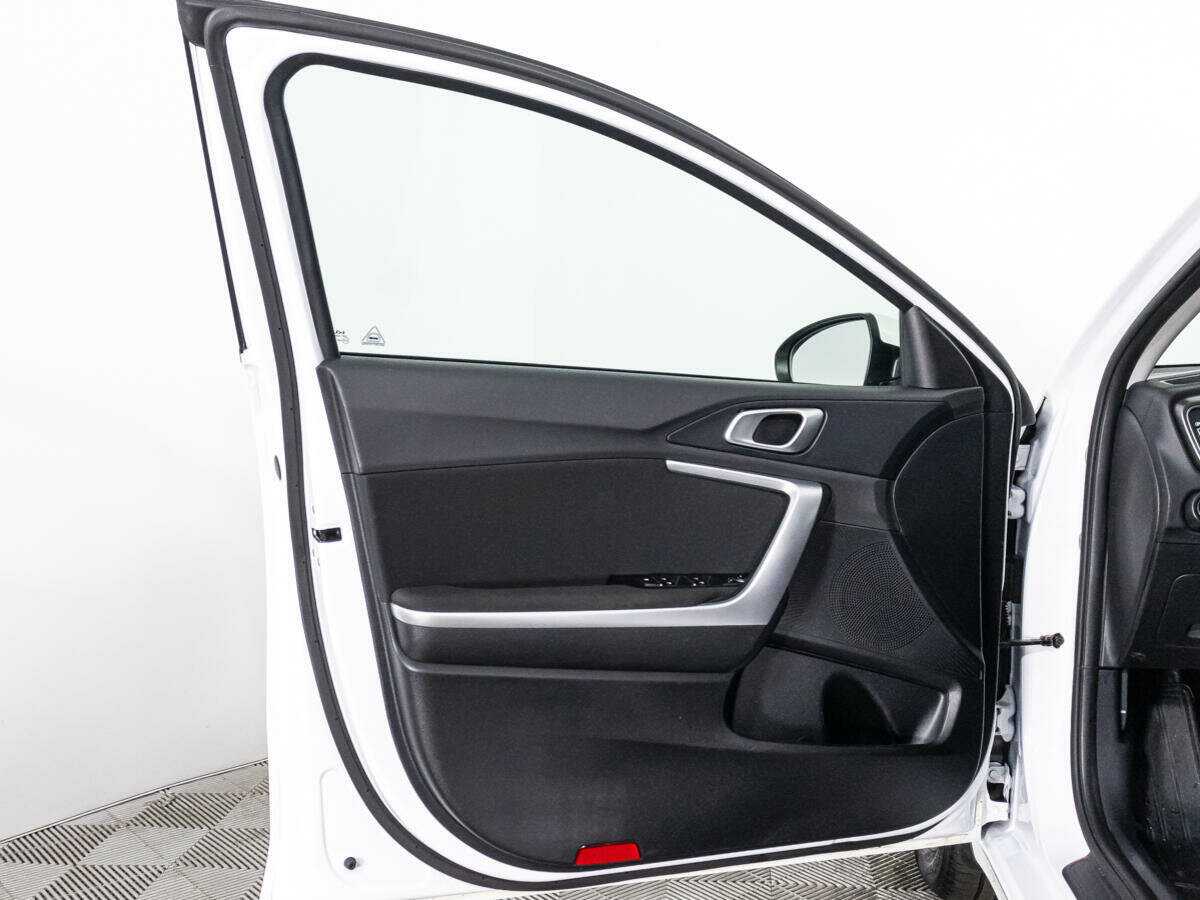Купить Kia Ceed с пробегом. Фото: #22