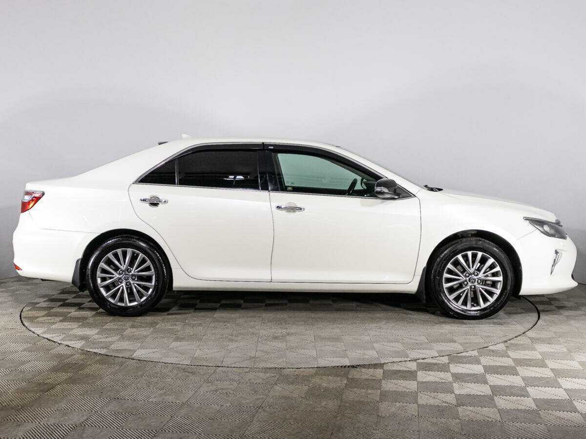 Купить Toyota Camry с пробегом. Фото: #3