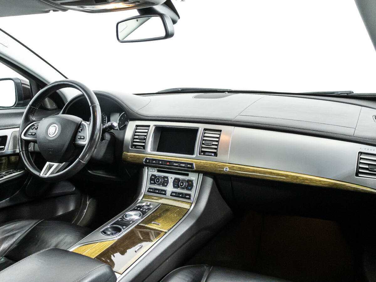 Купить Jaguar XF с пробегом. Фото: #8