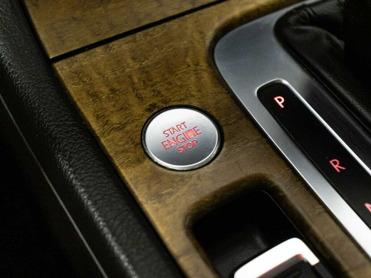 Купить Volkswagen Touareg с пробегом. Фото: #17