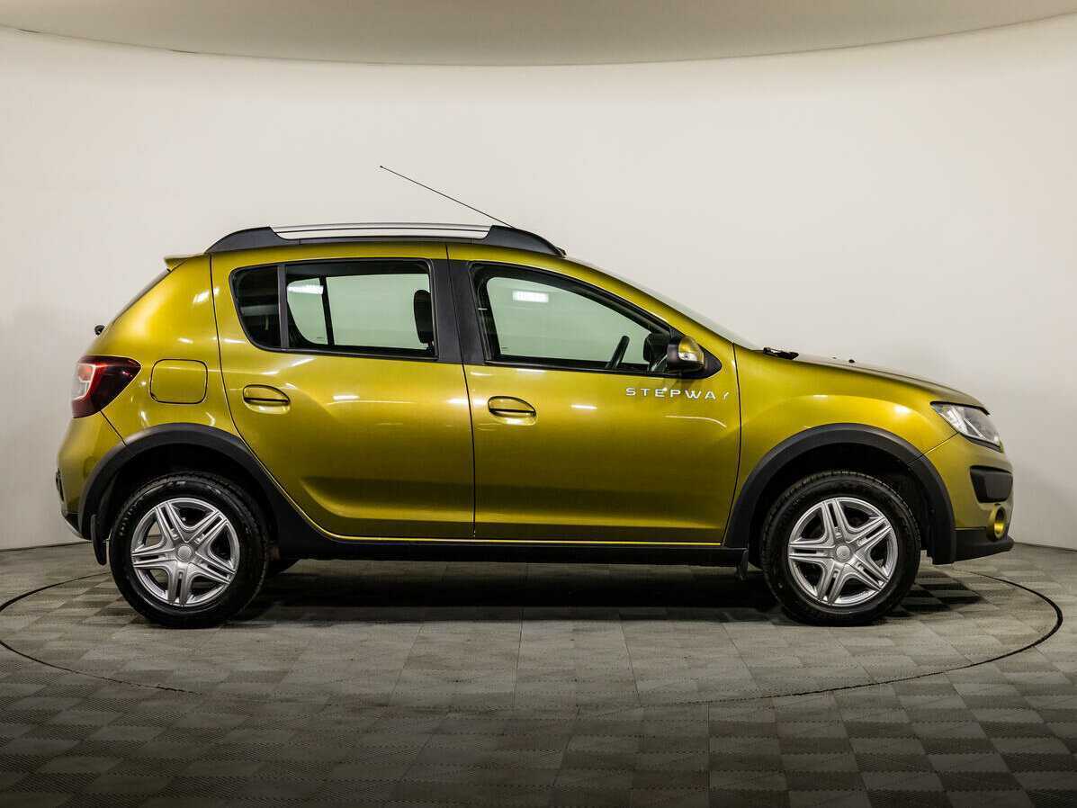 Купить Renault Sandero с пробегом. Фото: #2