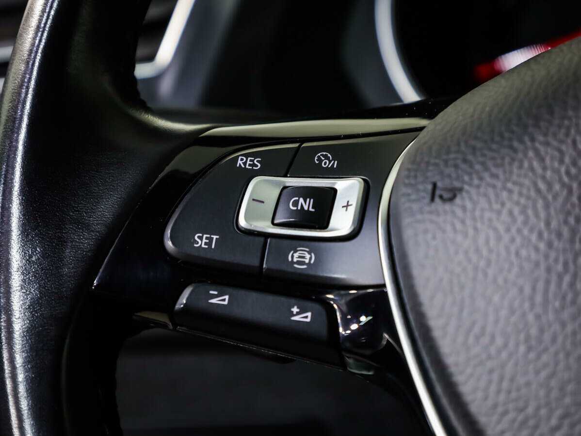 Купить Volkswagen Tiguan с пробегом. Фото: #18