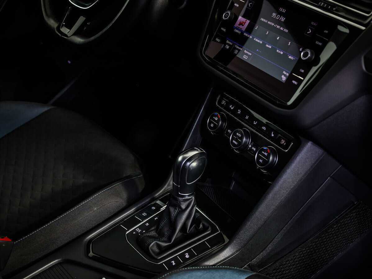 Купить Volkswagen Tiguan с пробегом. Фото: #19