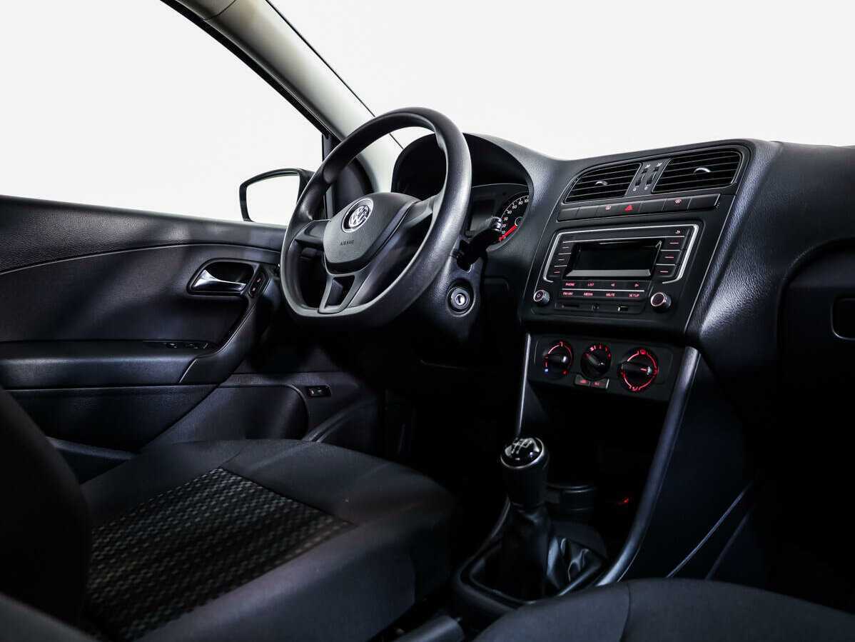 Купить Volkswagen Polo с пробегом. Фото: #7