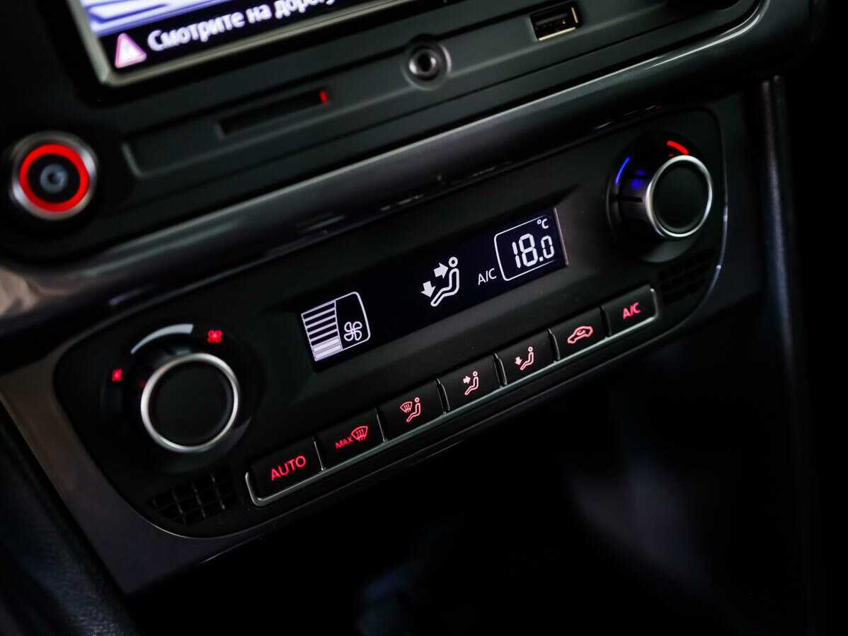 Купить Volkswagen Polo с пробегом. Фото: #13