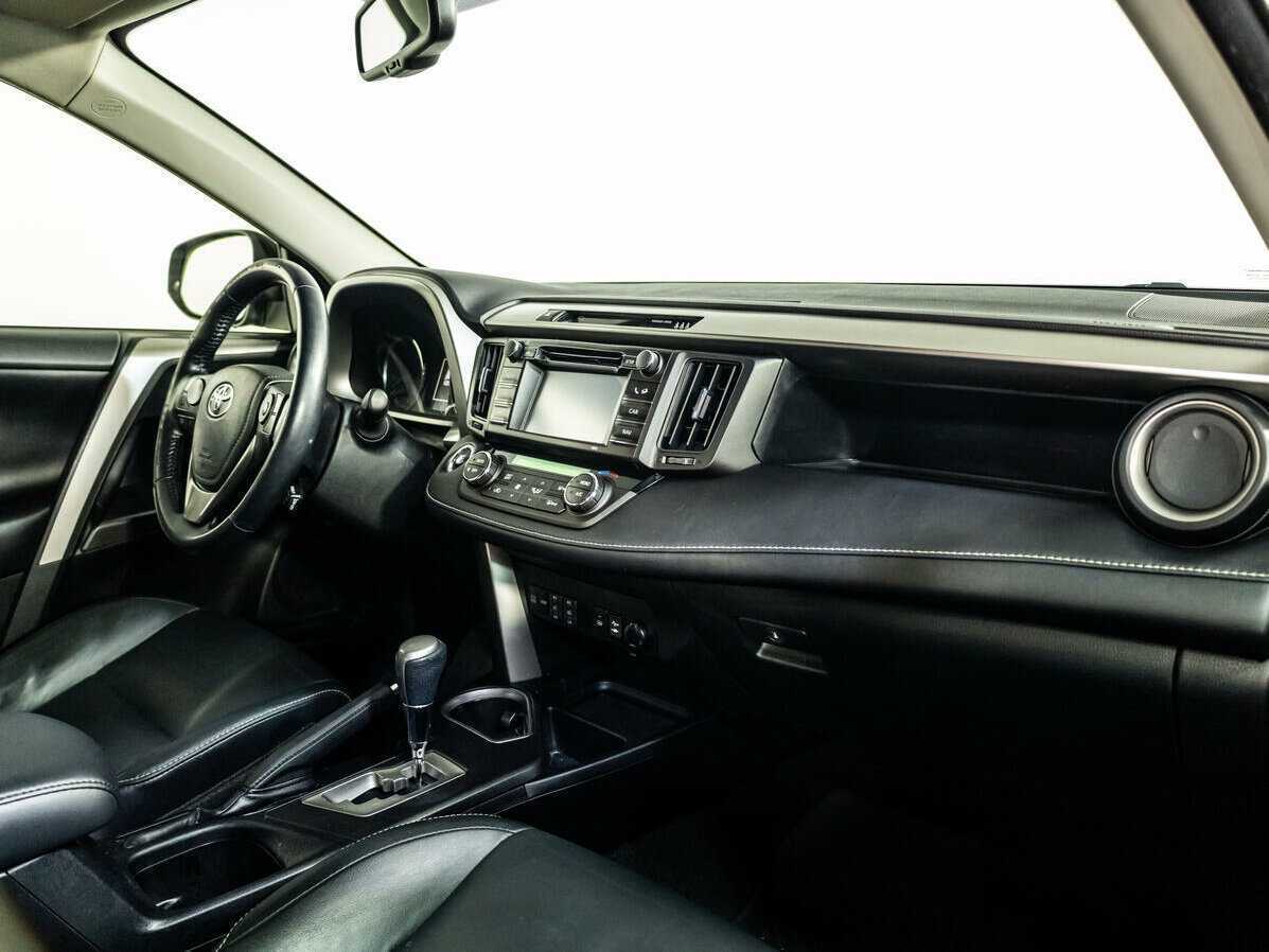Купить Toyota RAV4 с пробегом. Фото: #7
