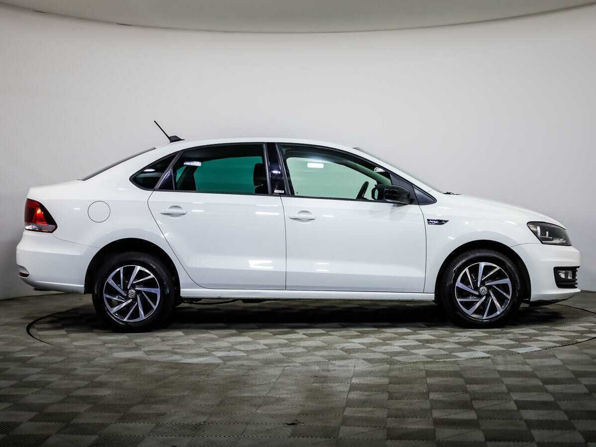 Купить Volkswagen Polo с пробегом. Фото: #2