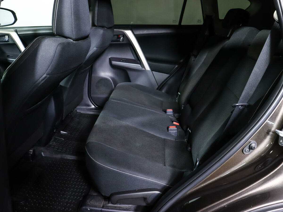 Купить Toyota RAV4 с пробегом. Фото: #8