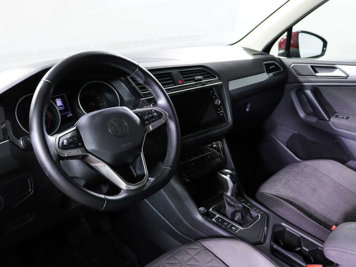 Купить Volkswagen Tiguan с пробегом. Фото: #11