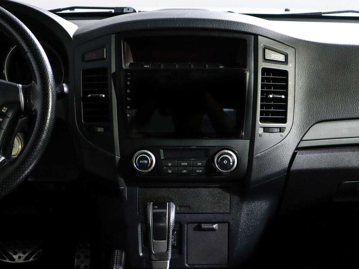 Купить Mitsubishi Pajero с пробегом. Фото: #10