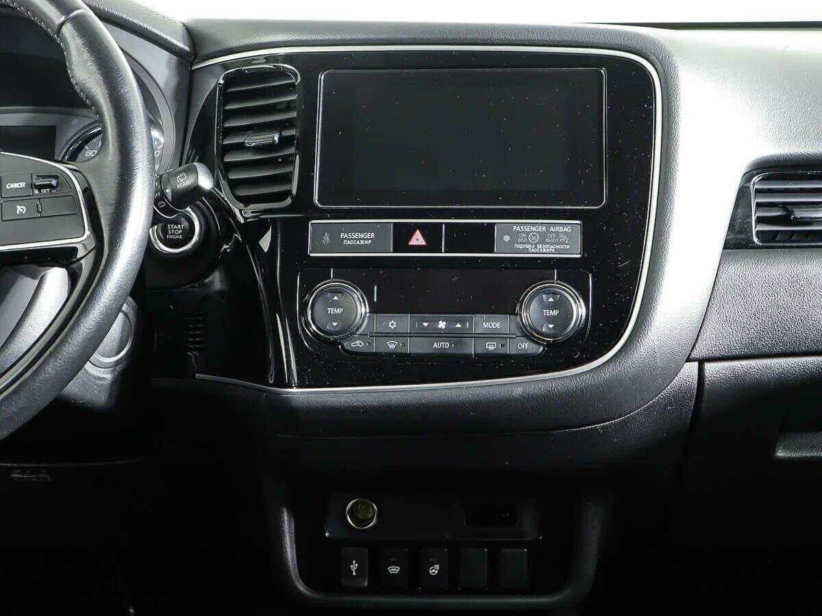 Купить Mitsubishi Outlander с пробегом. Фото: #11