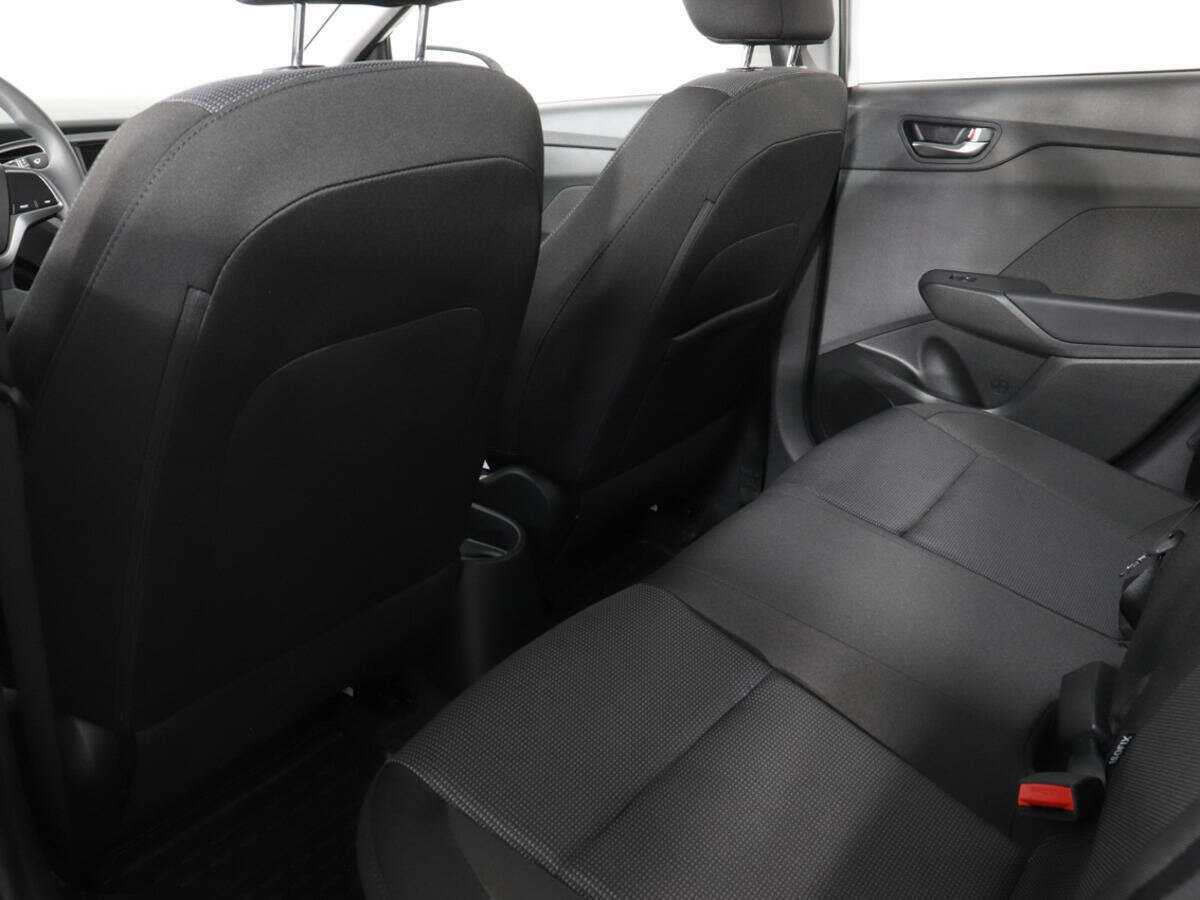 Купить Hyundai Solaris с пробегом. Фото: #10