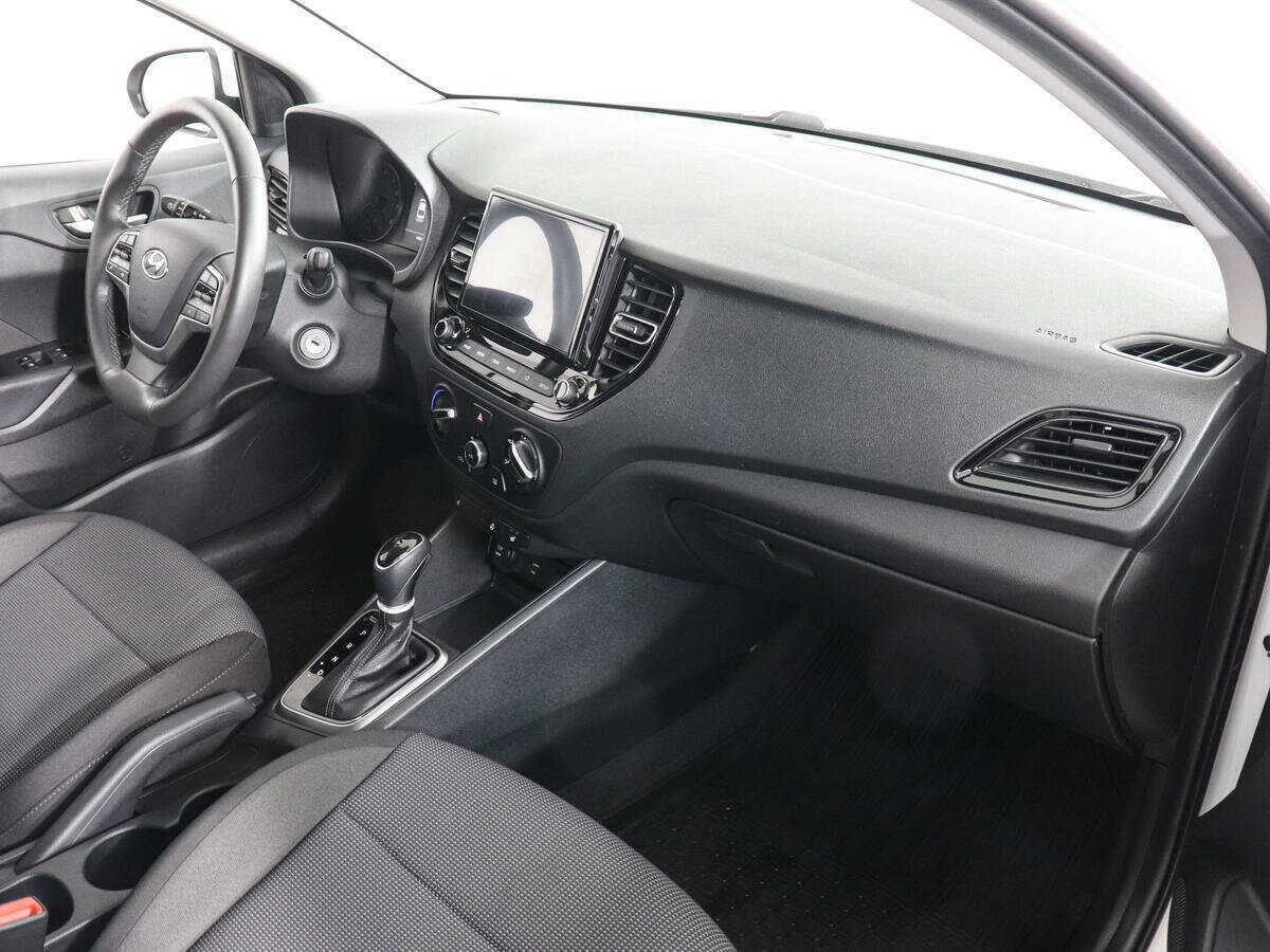 Купить Hyundai Solaris с пробегом. Фото: #9