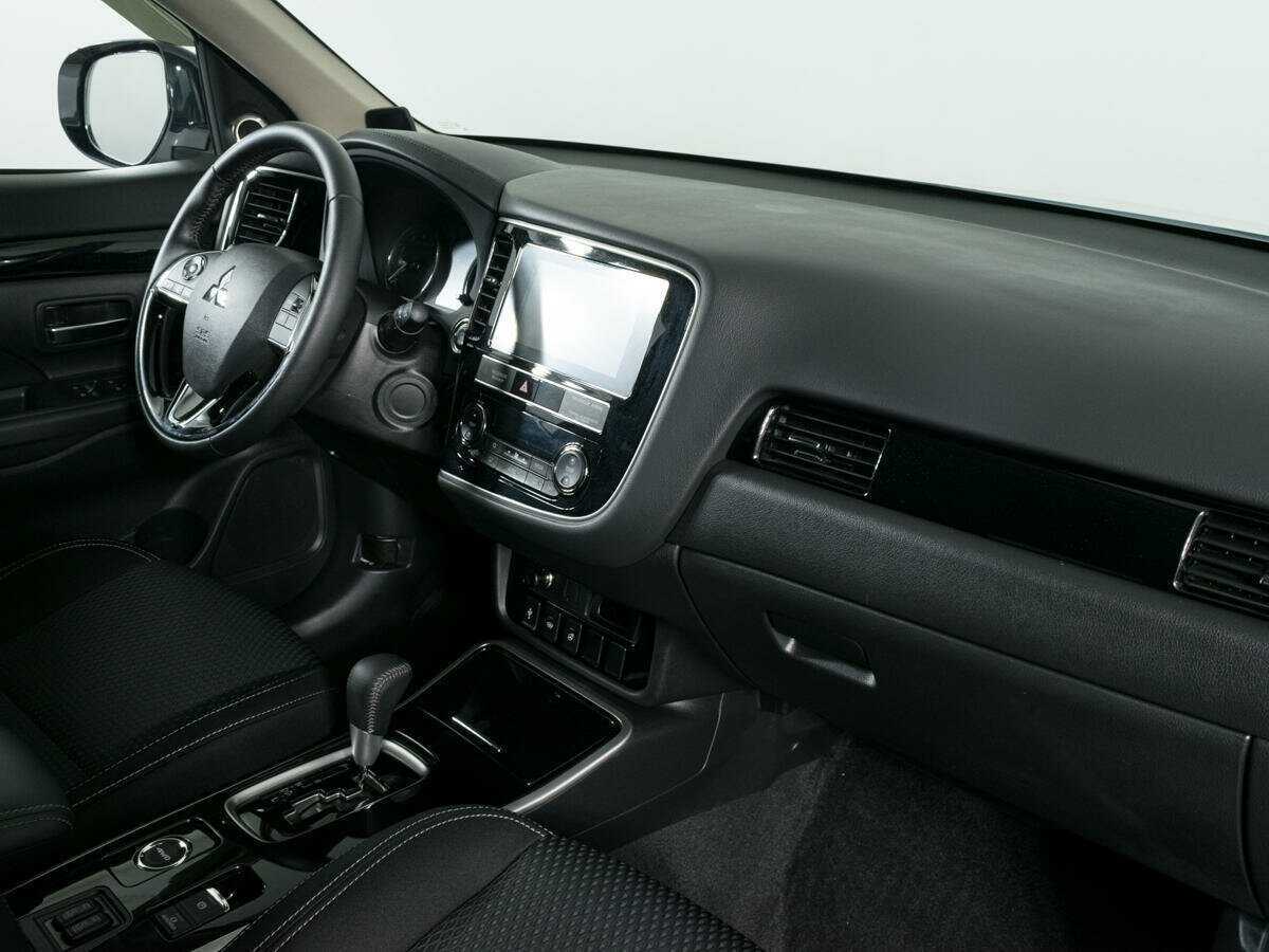 Купить Mitsubishi Outlander с пробегом. Фото: #4