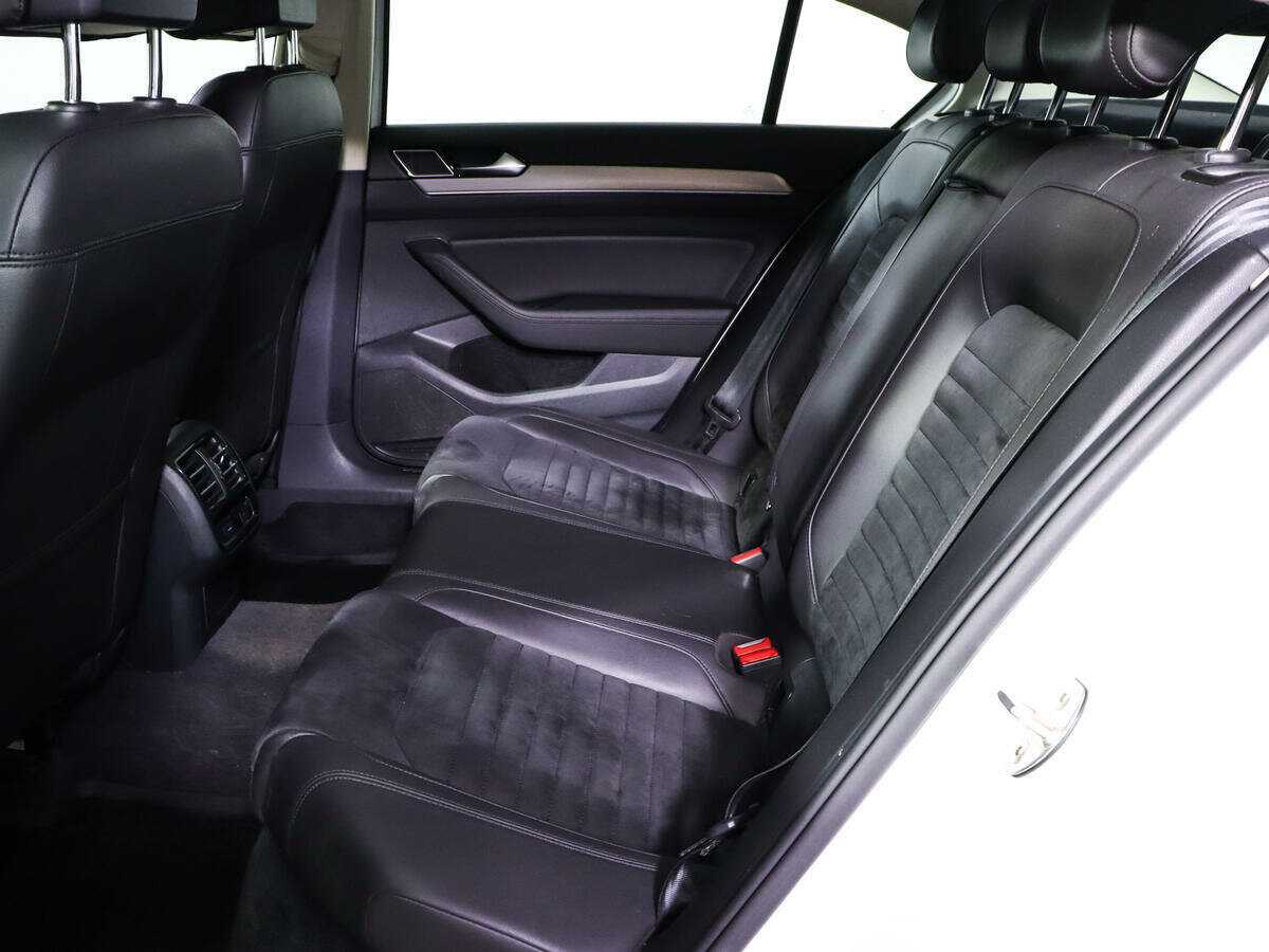 Купить Volkswagen Passat с пробегом. Фото: #7