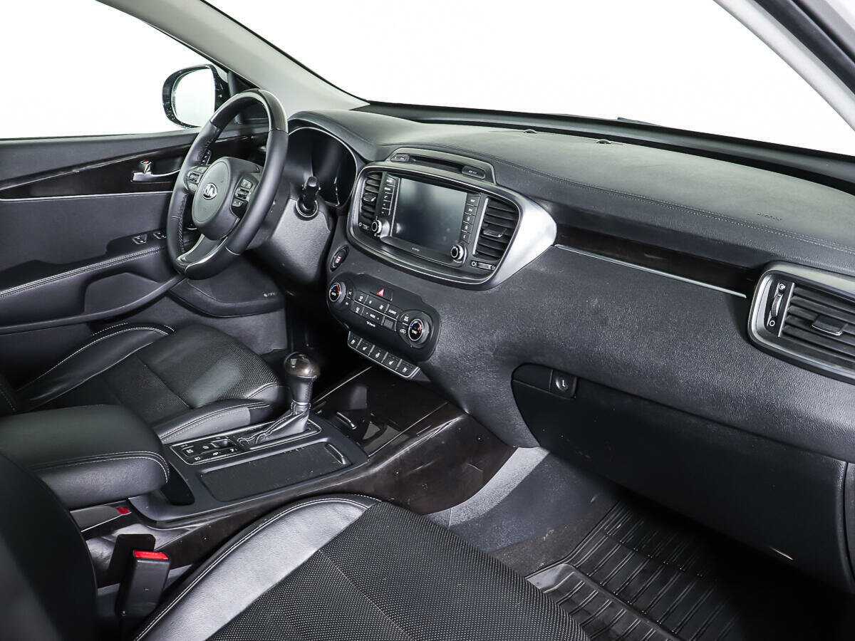Купить Kia Sorento с пробегом. Фото: #8
