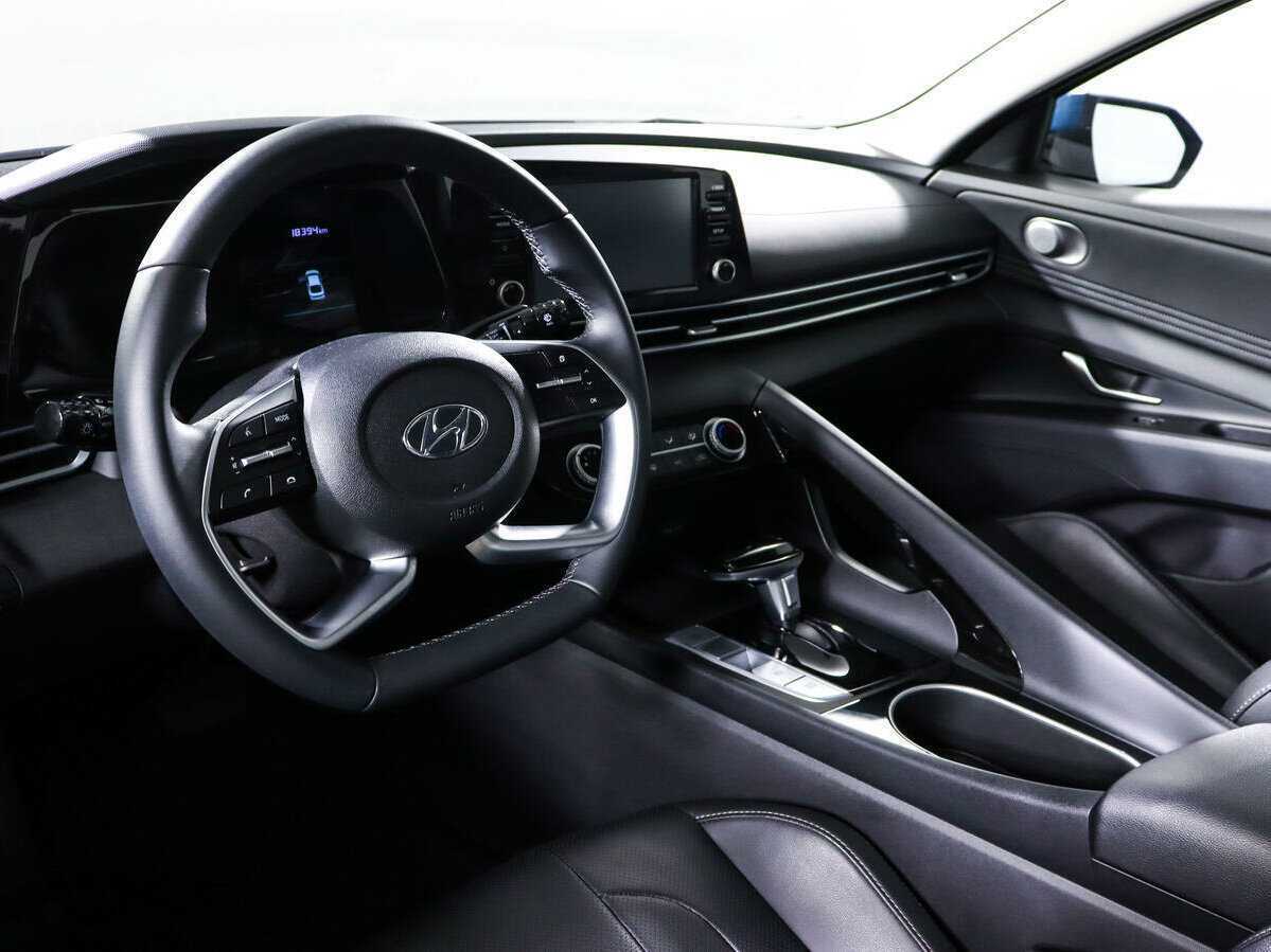 Купить Hyundai Elantra с пробегом. Фото: #11