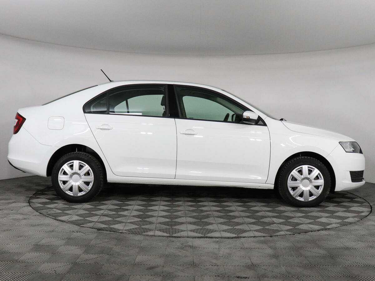Купить Skoda Rapid с пробегом. Фото: #4