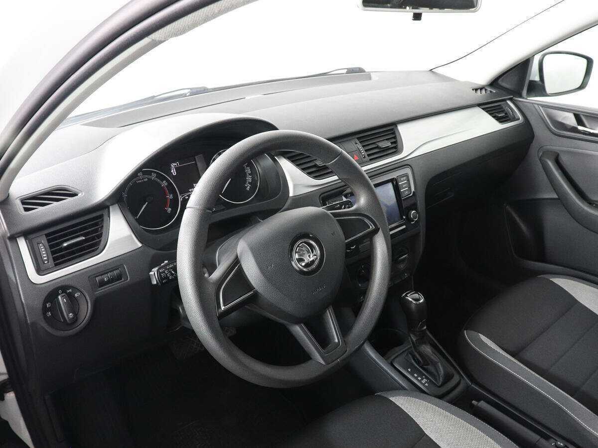 Купить Skoda Rapid с пробегом. Фото: #5