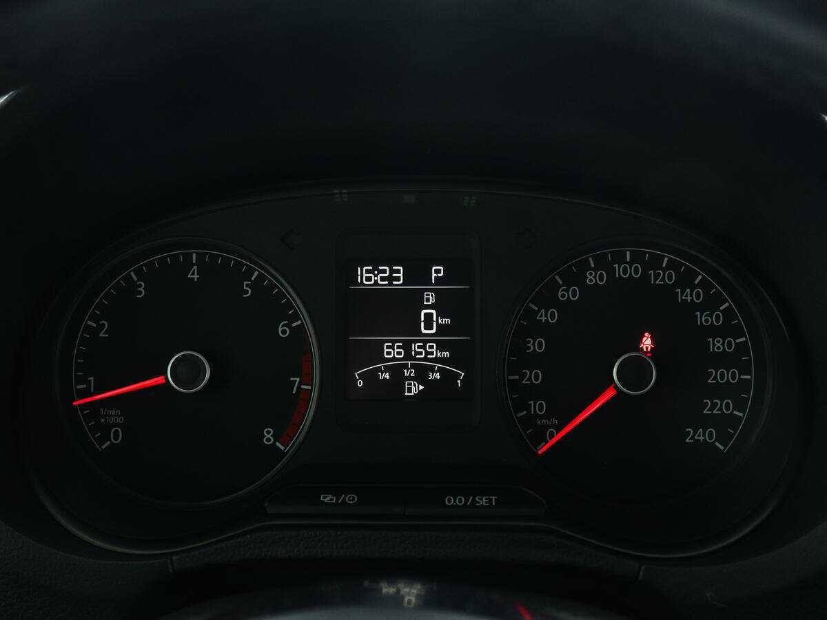 Купить Volkswagen Polo с пробегом. Фото: #10