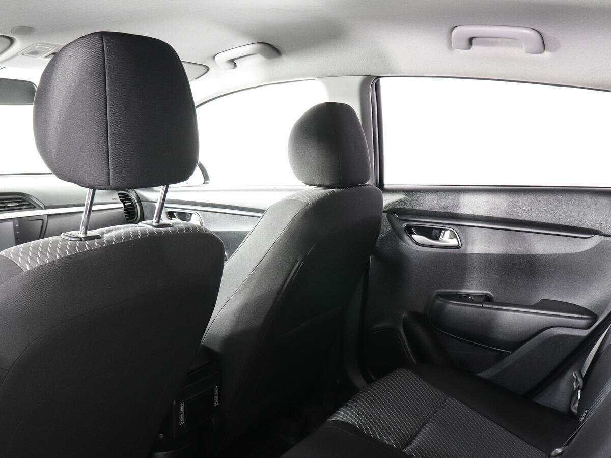 Купить Kia Rio с пробегом. Фото: #8