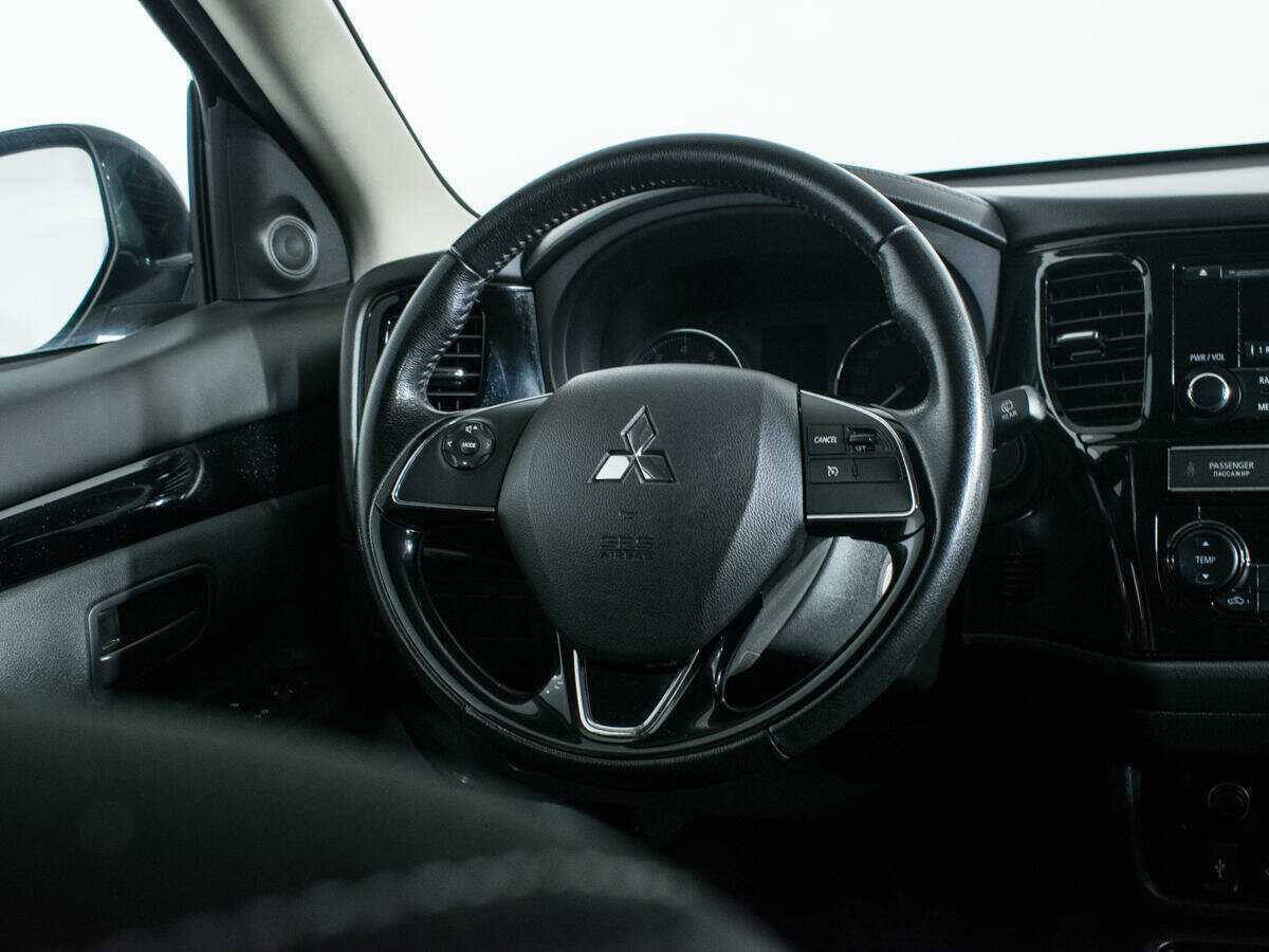 Купить Mitsubishi Outlander с пробегом. Фото: #13