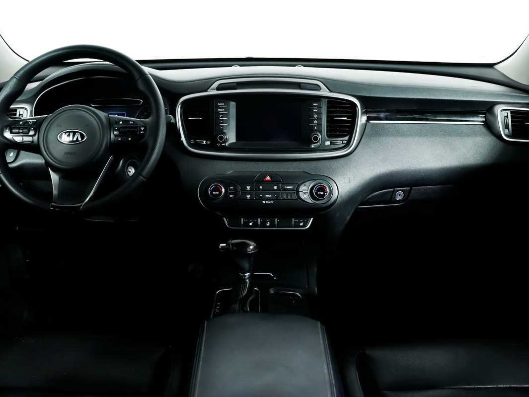 Купить Kia Sorento с пробегом. Фото: #10