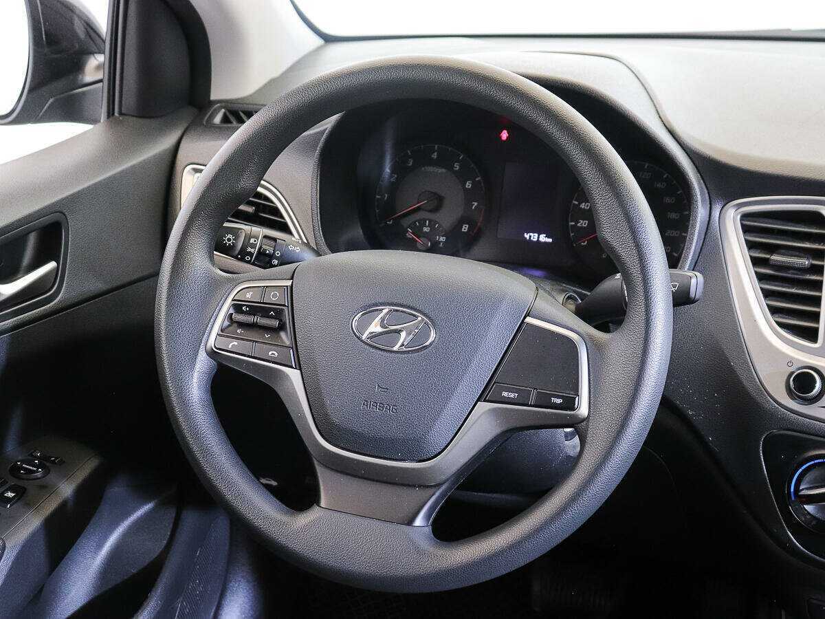 Купить Hyundai Solaris с пробегом. Фото: #13