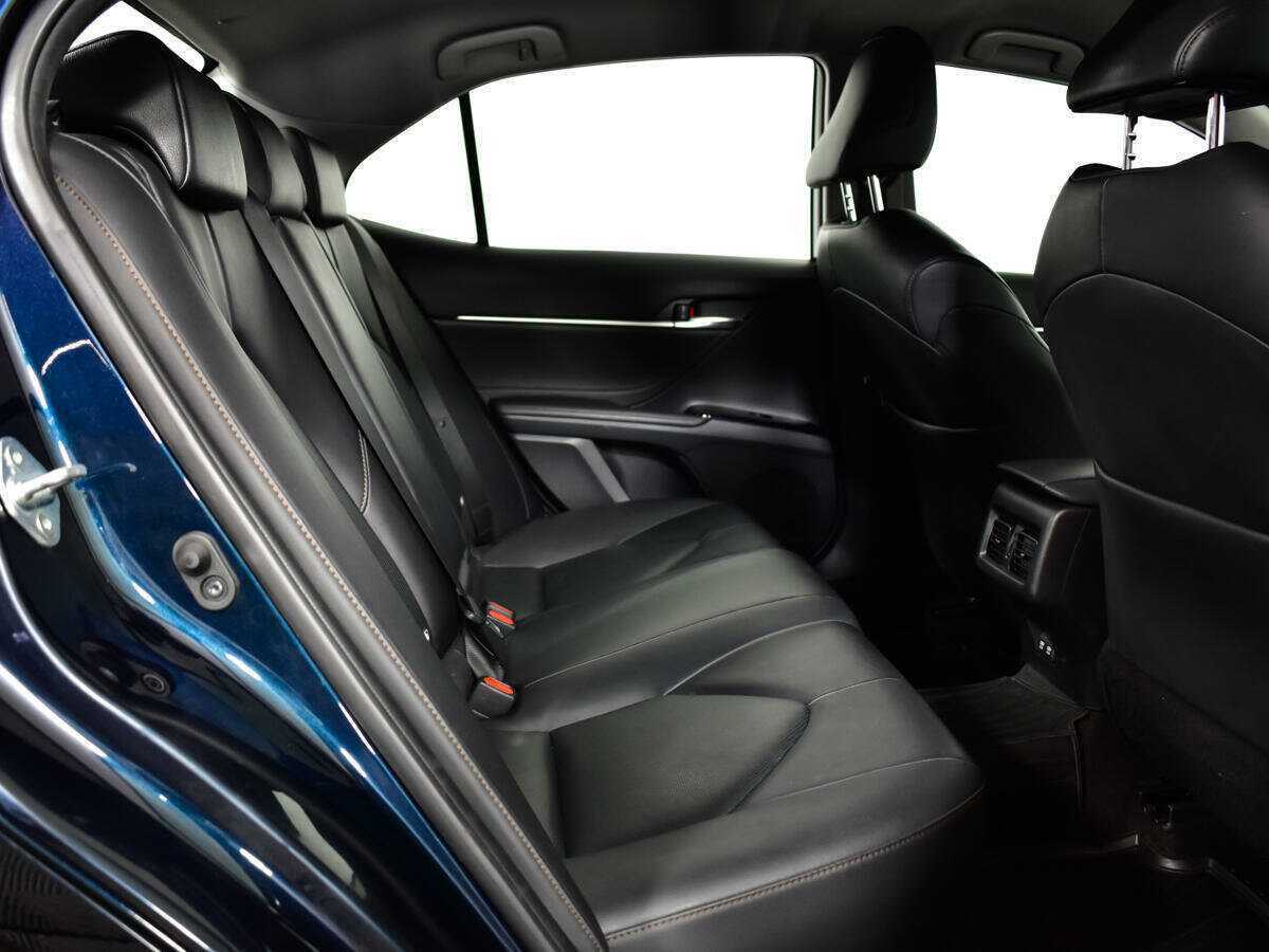 Купить Toyota Camry с пробегом. Фото: #9