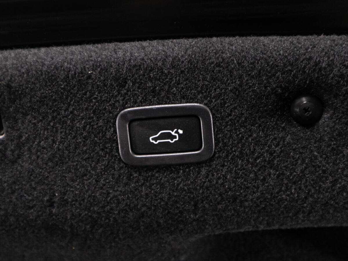 Купить Jaguar XF с пробегом. Фото: #14