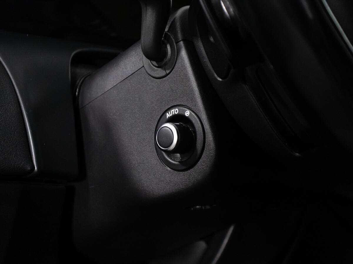 Купить Jaguar XJ с пробегом. Фото: #21