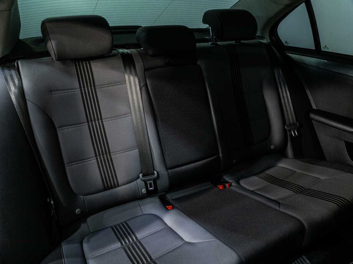 Купить Volkswagen Jetta с пробегом. Фото: #8