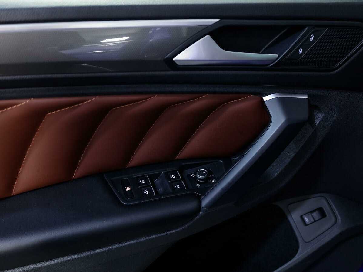 Купить Volkswagen Tiguan с пробегом. Фото: #13