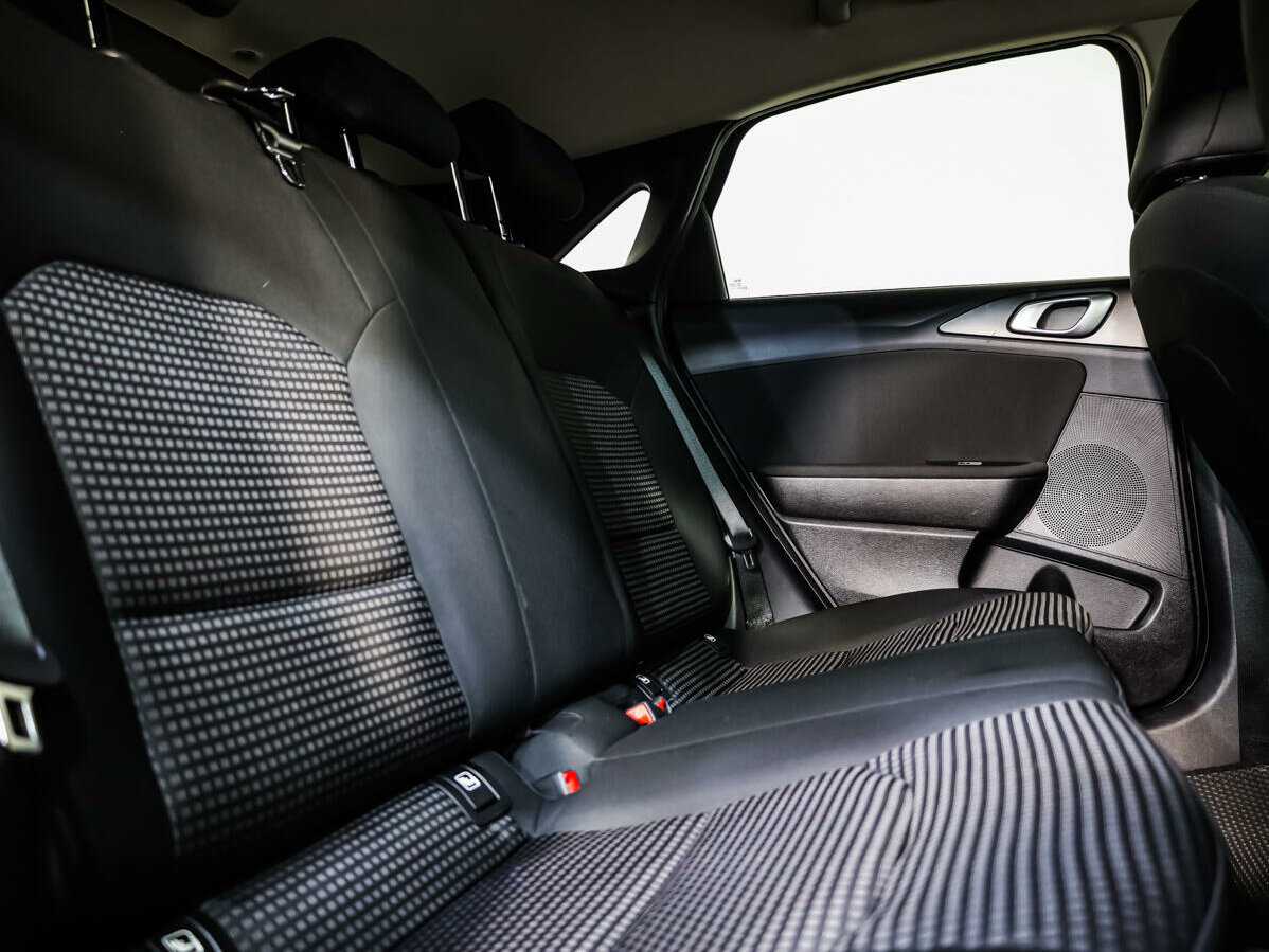 Купить Kia Ceed с пробегом. Фото: #11