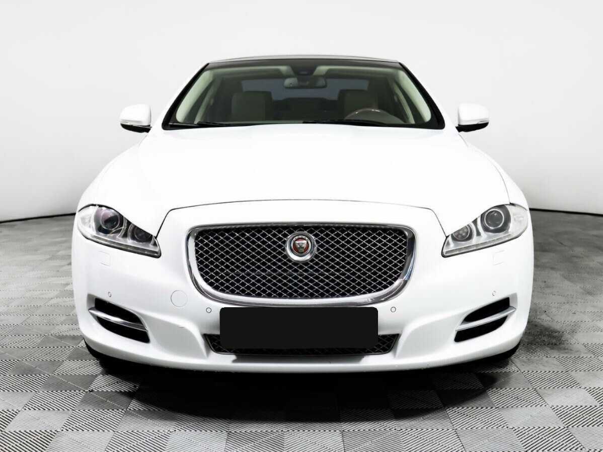 Купить Jaguar XJ с пробегом. Фото: #1