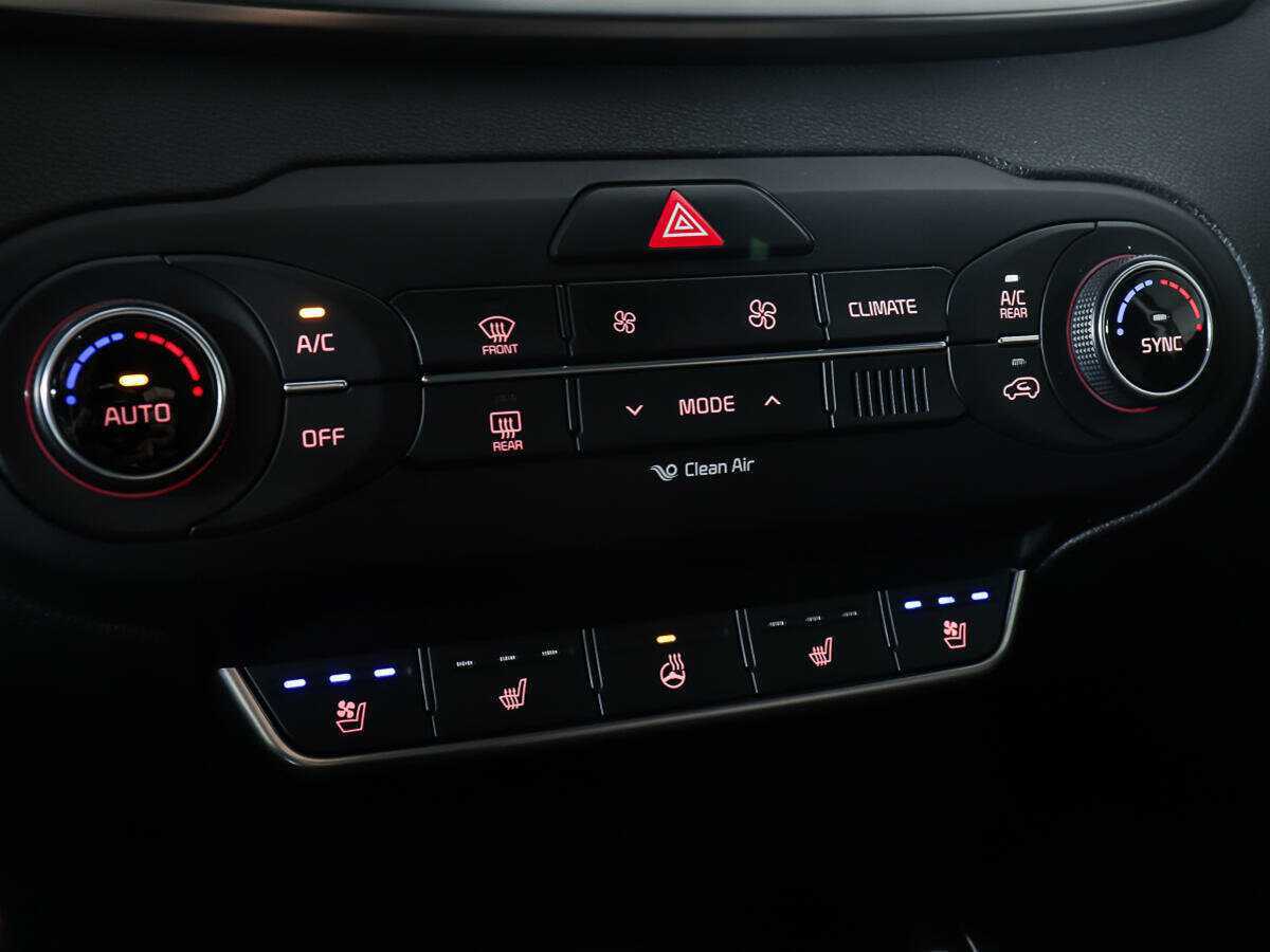 Купить Kia Sorento с пробегом. Фото: #24