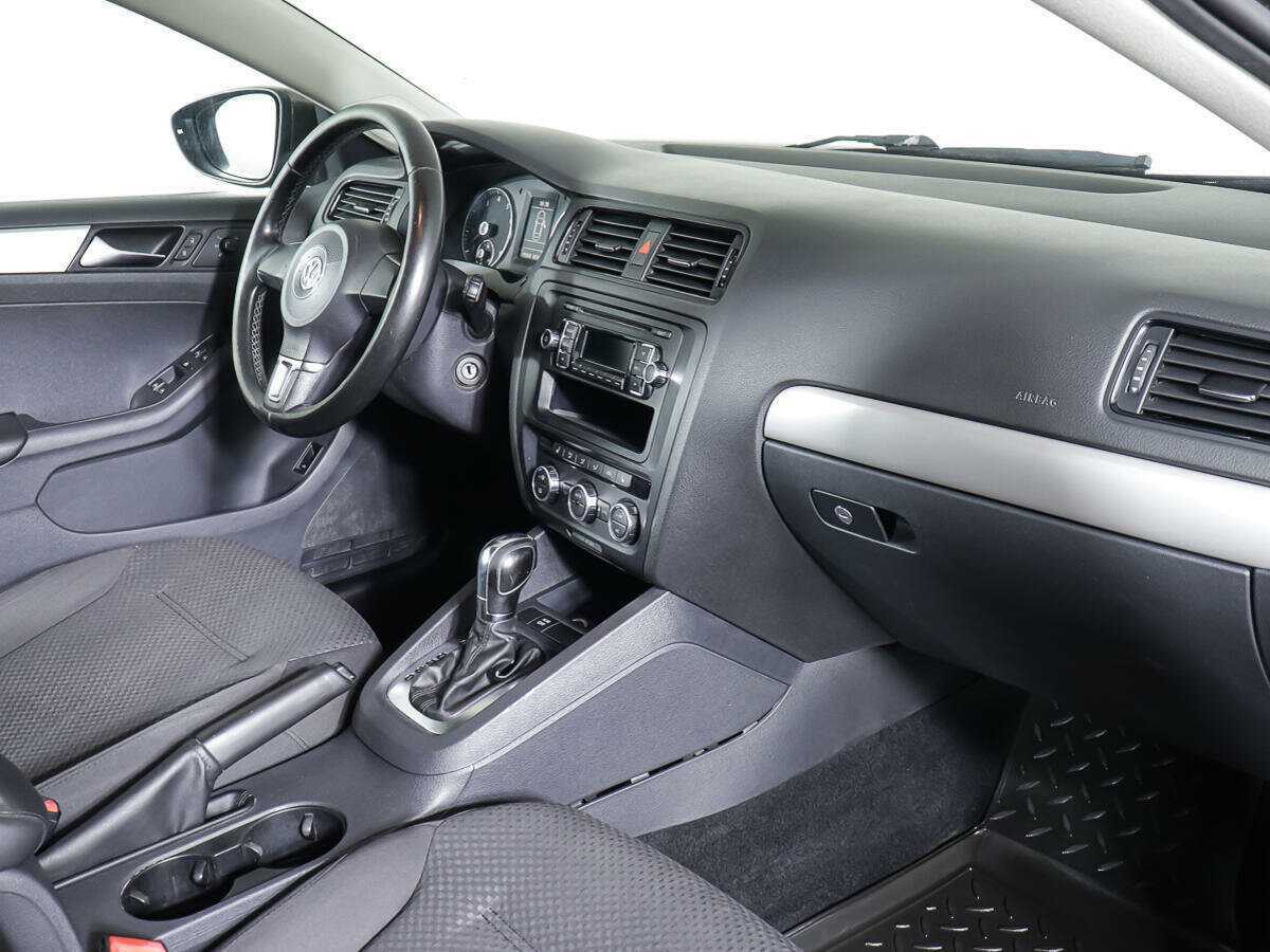 Купить Volkswagen Jetta с пробегом. Фото: #7