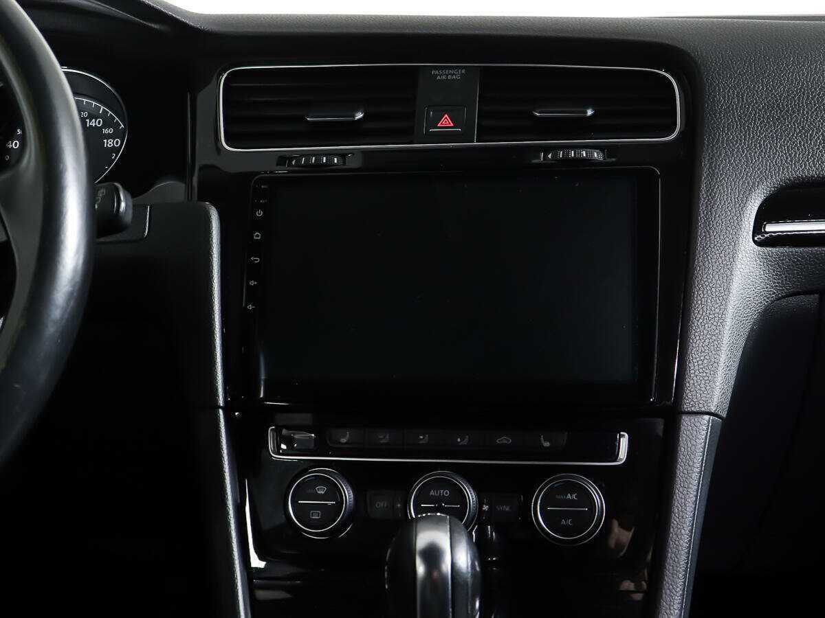 Купить Volkswagen Golf с пробегом. Фото: #12