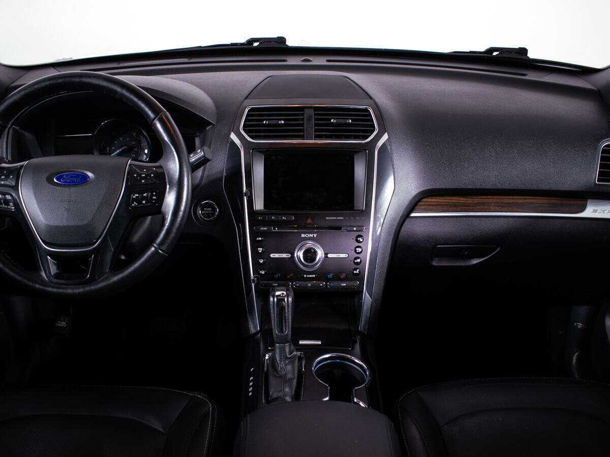 Купить Ford Explorer с пробегом. Фото: #10