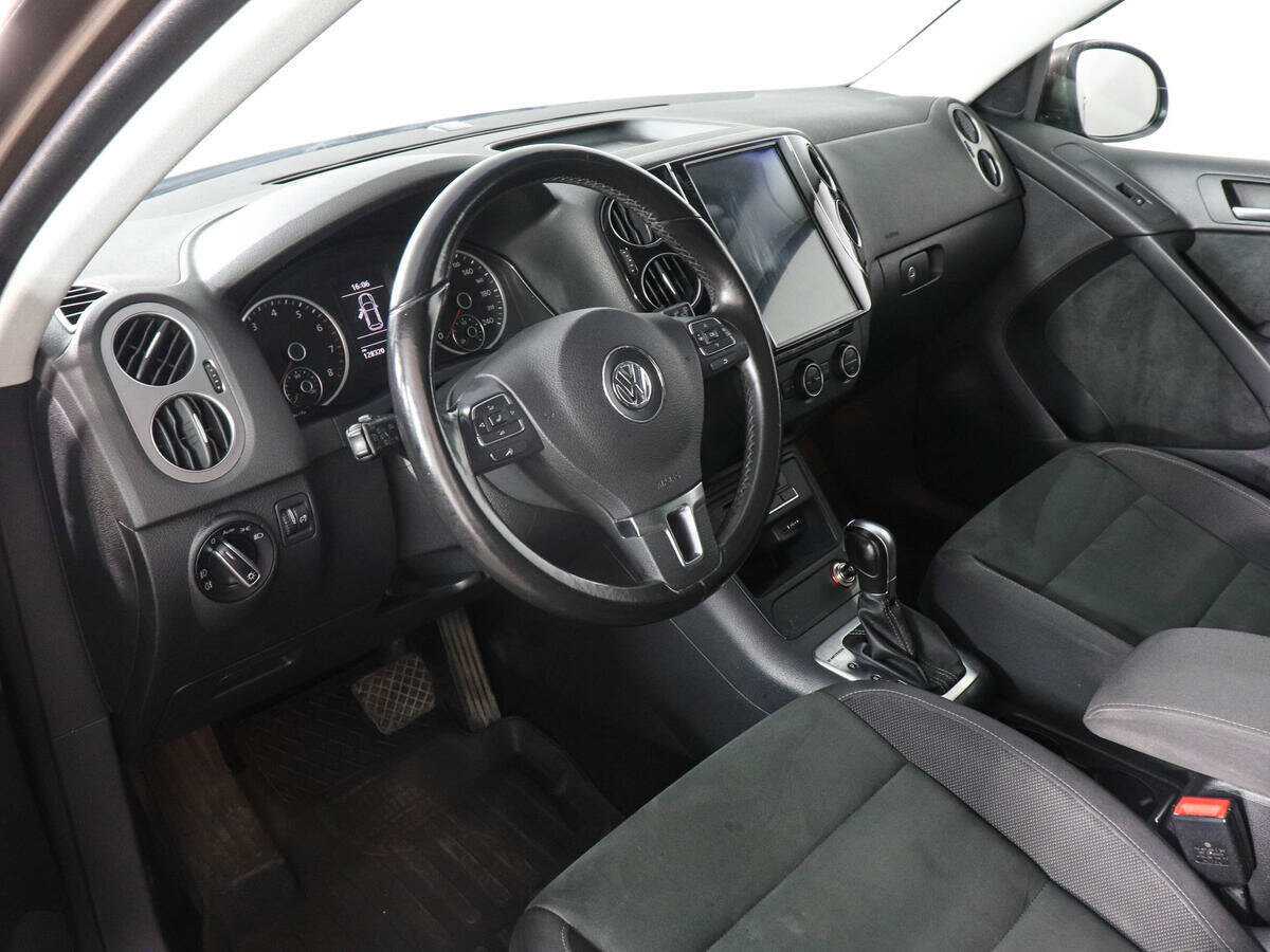 Купить Volkswagen Tiguan с пробегом. Фото: #6