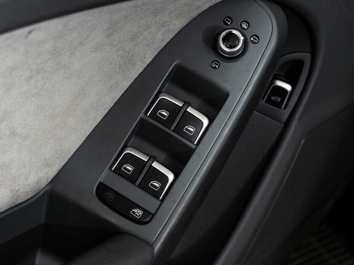 Купить Audi A4 с пробегом. Фото: #17