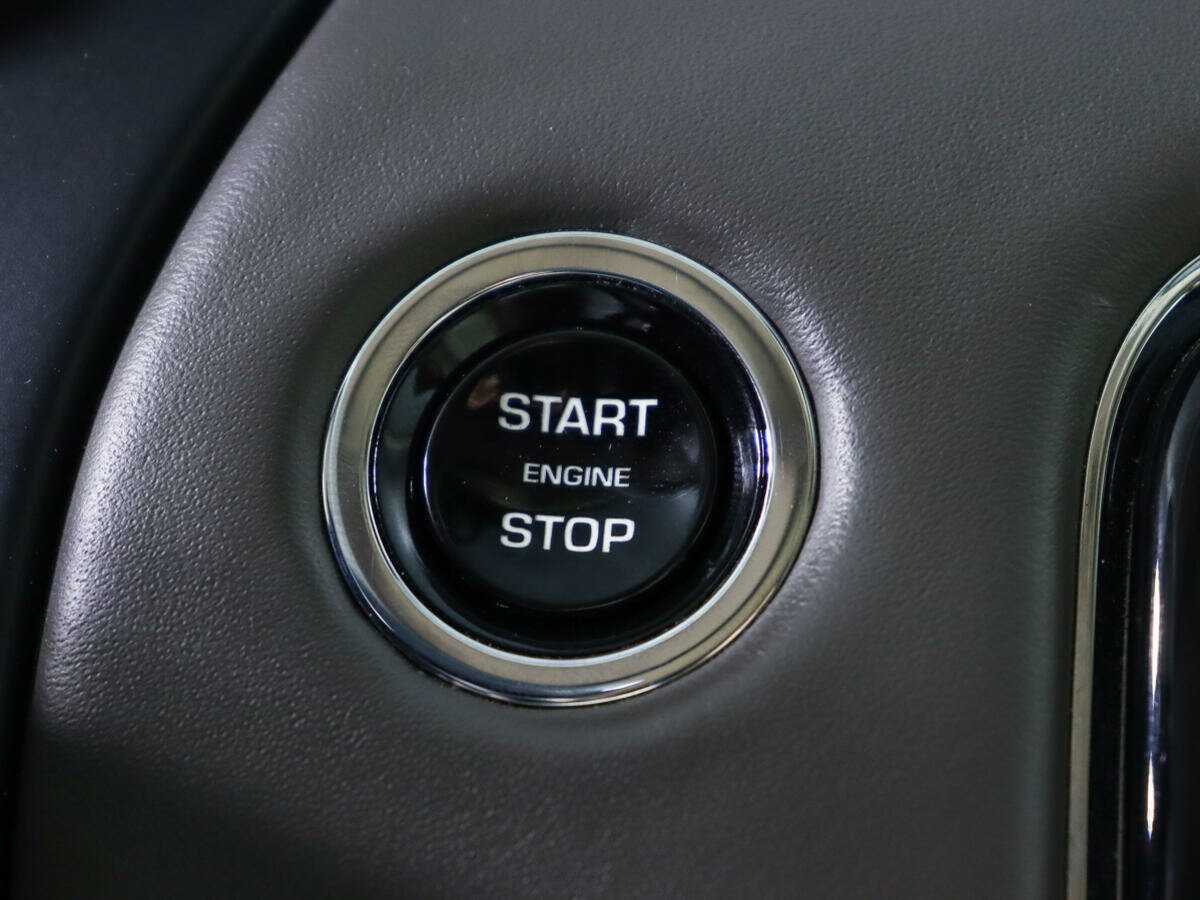 Купить Jaguar XJ с пробегом. Фото: #19