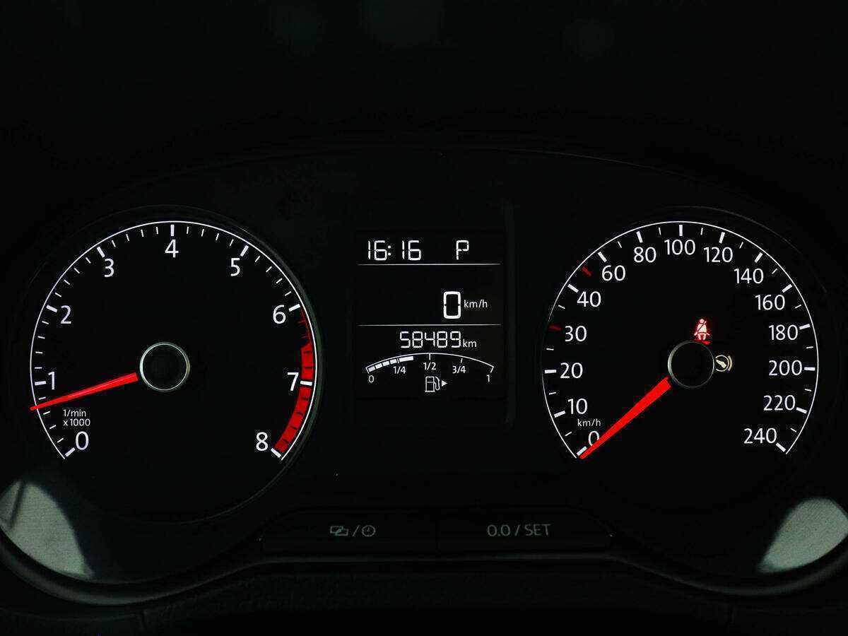 Купить Volkswagen Polo с пробегом. Фото: #10