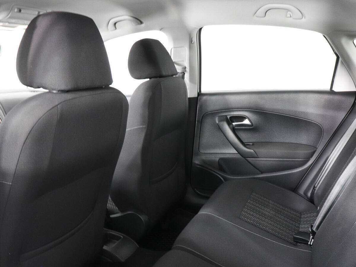 Купить Volkswagen Polo с пробегом. Фото: #11