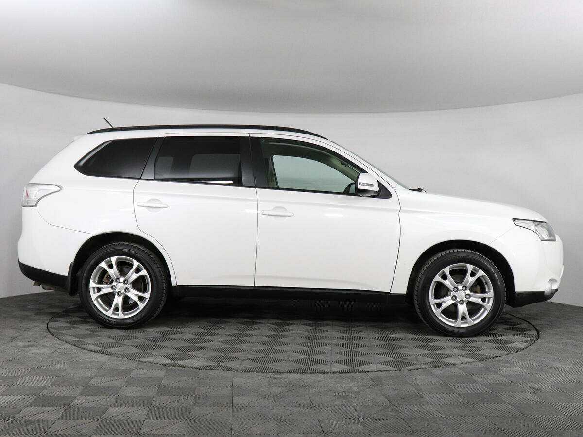 Купить Mitsubishi Outlander с пробегом. Фото: #3