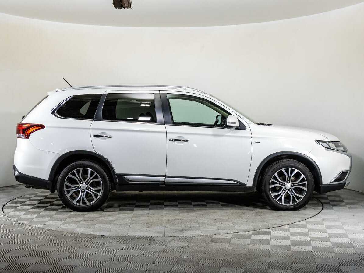 Купить Mitsubishi Outlander с пробегом. Фото: #3