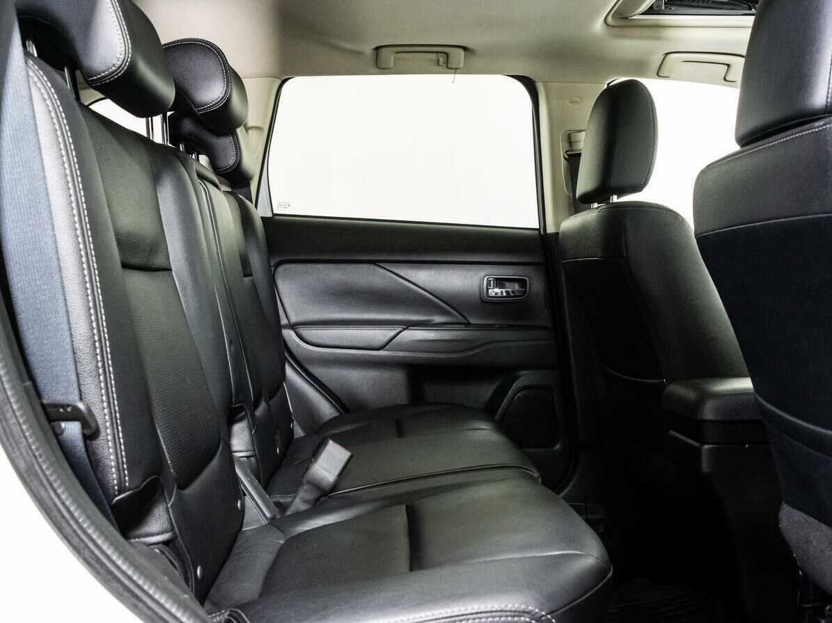 Купить Mitsubishi Outlander с пробегом. Фото: #16