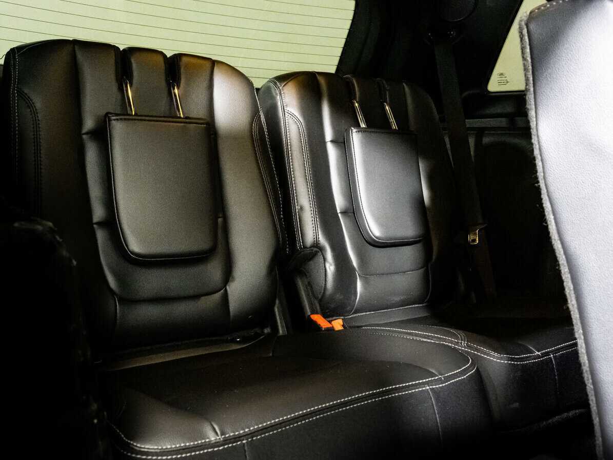 Купить Ford Explorer с пробегом. Фото: #16