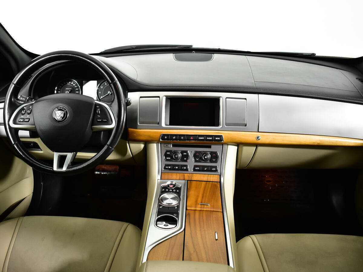 Купить Jaguar XF с пробегом. Фото: #11